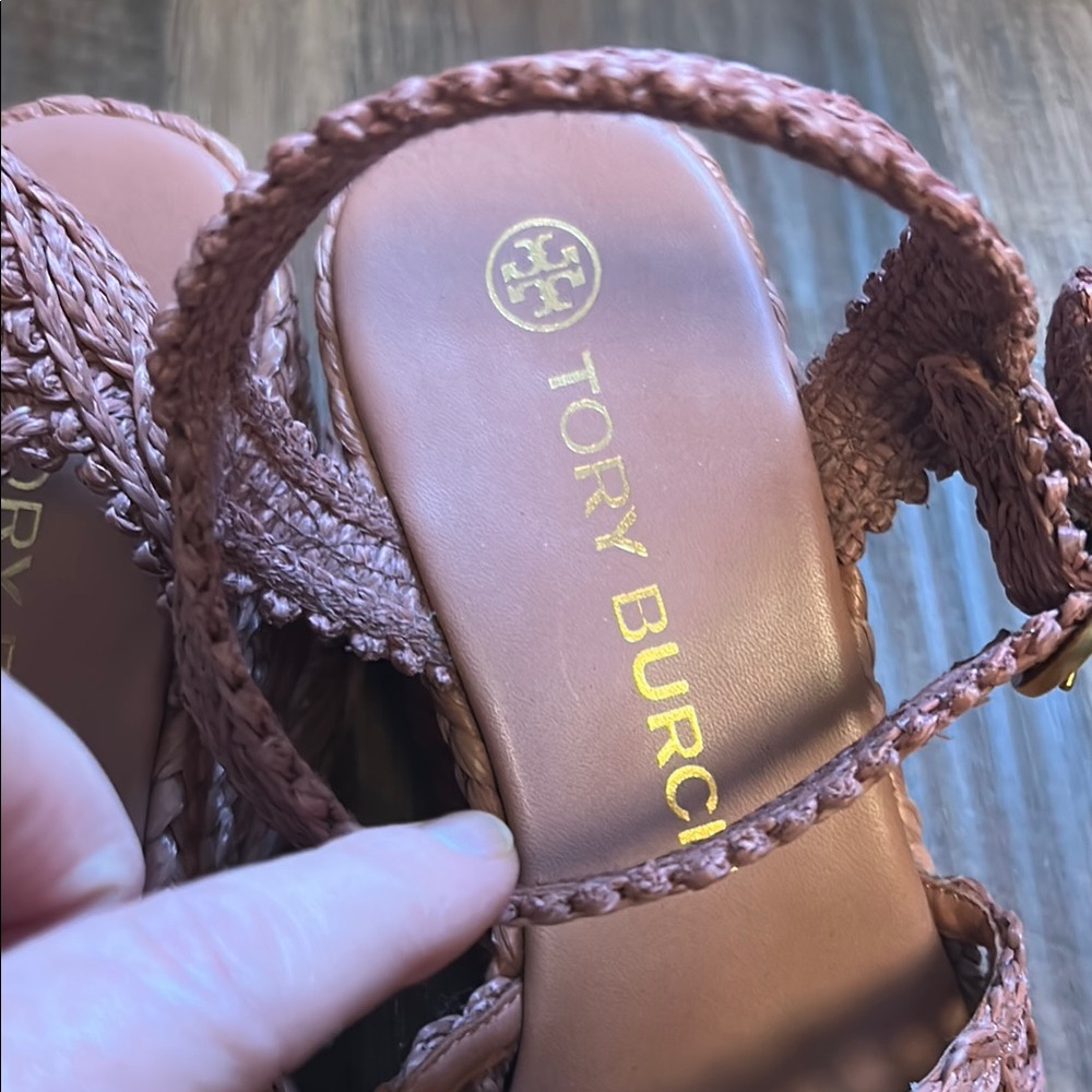 Tory Burch Mauve Woven Sandals - Picture 3 of 12